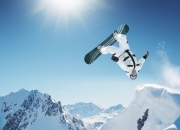  谷爱凌复出首秀出彩，休斯顿火箭主场鏖战上海海港，豪取12连胜