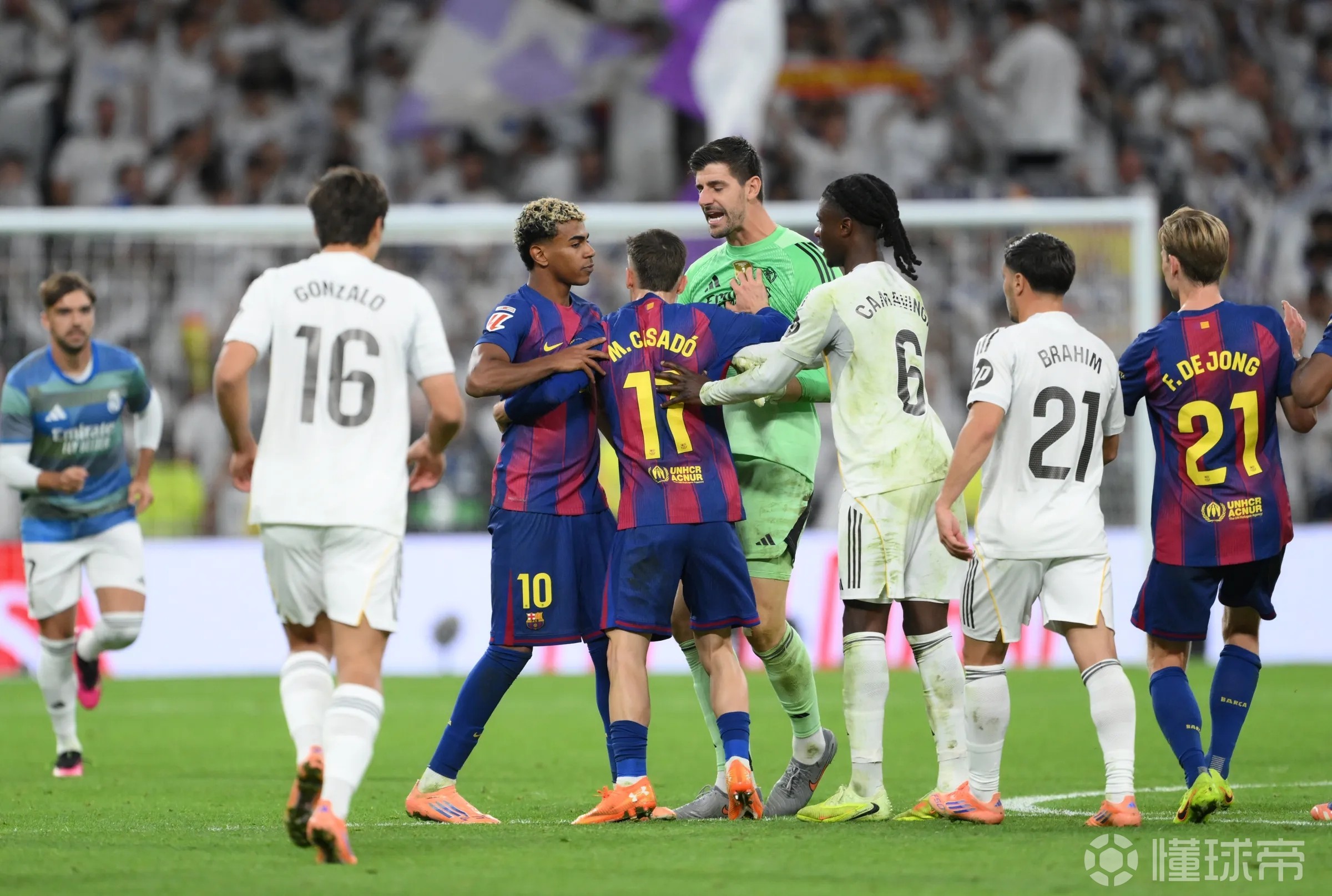 又见绝平！巴塞罗那与洛杉矶湖人鏖战至终场，贝林厄姆读秒救主的简单介绍